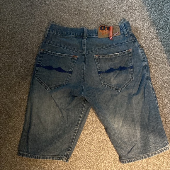 Vintage jean shorts - Picture 2 of 3